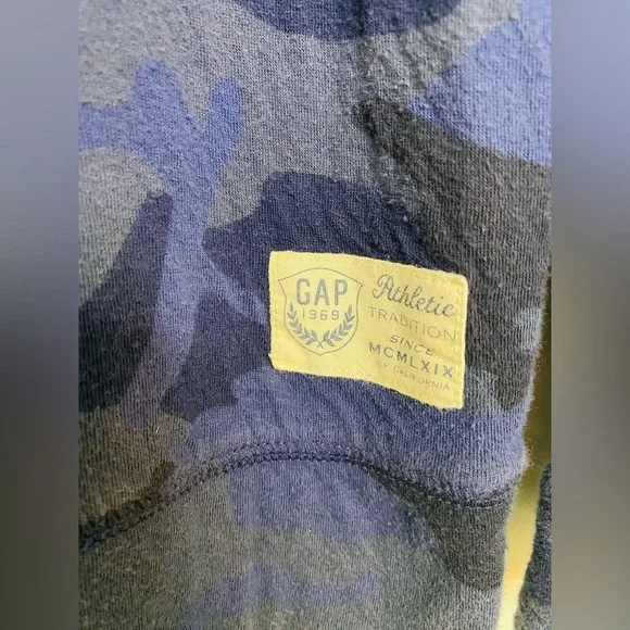 Gap Kids Blue Camouflage Designed Boys Long Sleeve Sweater. Size XXL 14/16. - Picture 3 of 5
